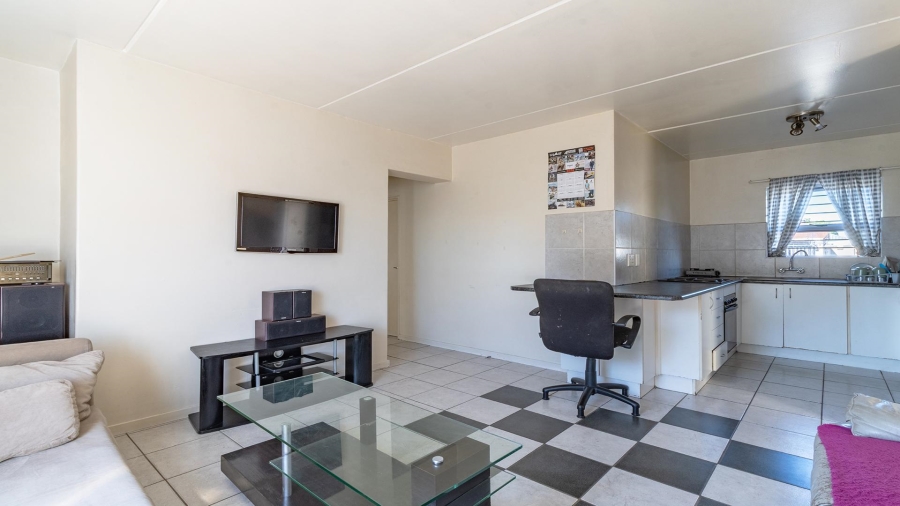 2 Bedroom Property for Sale in Goodwood Central Western Cape